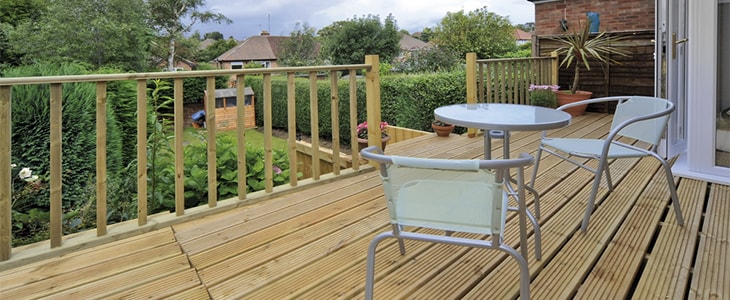 how to clean your decking feature image