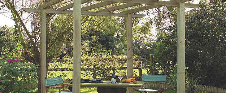 why a pergola is the perfect addition to your decking area feature image