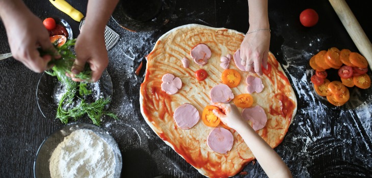 Making-Pizza